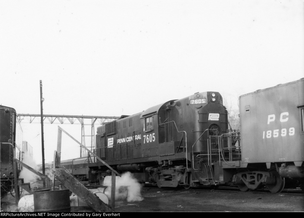 PC Alco RS11 #7605 - Penn Central 